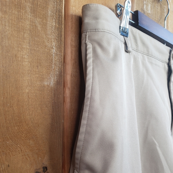 Nike Fit Dry Men's Golf Shorts Khaki Size 38 - Picture 8 of 8